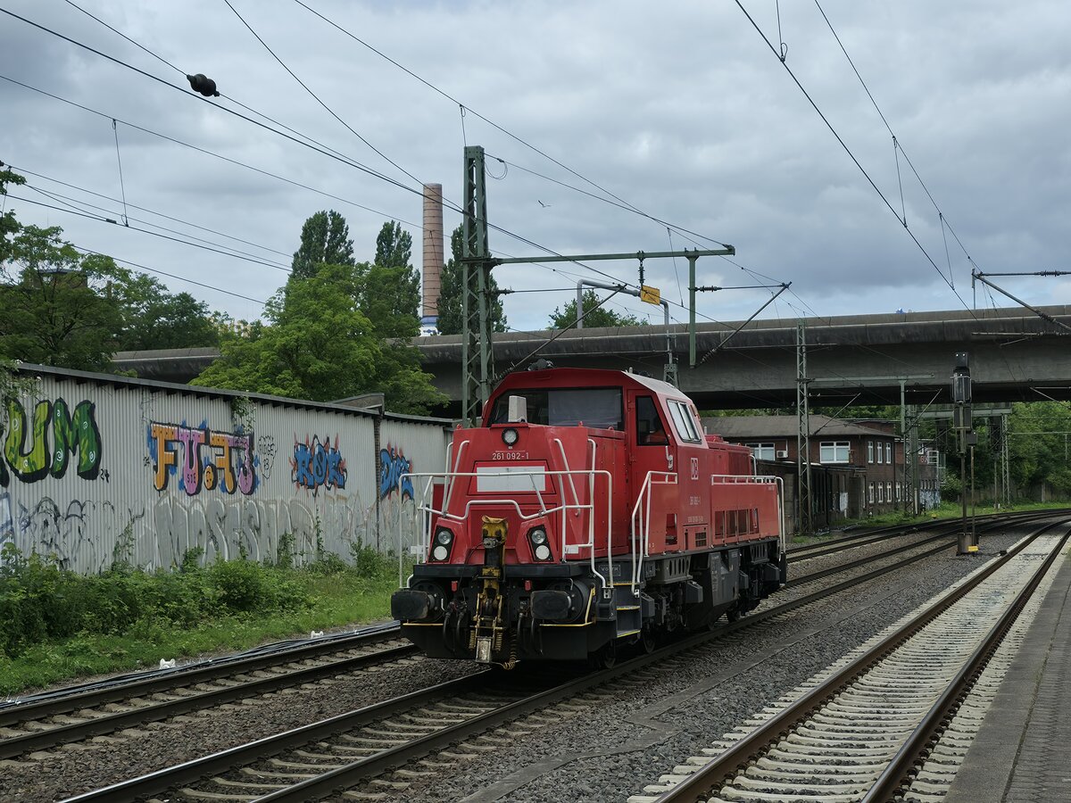 BR 261 092-1 als Lz bei der Durchfahrt HH-Harburg -> Maschen/Buchholz. 19.06.2025