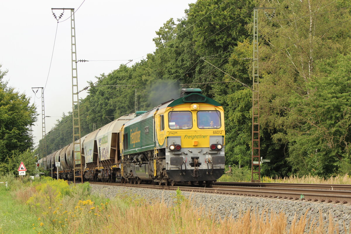 BR 266 039-7 D-BRLL ( Jerzy Zabecki ) mit einem Weizenzug der Durchfahrt Weddel (b.Braunschweig) Richtung Magdeburg/Wolfsburg. 8.November 2025