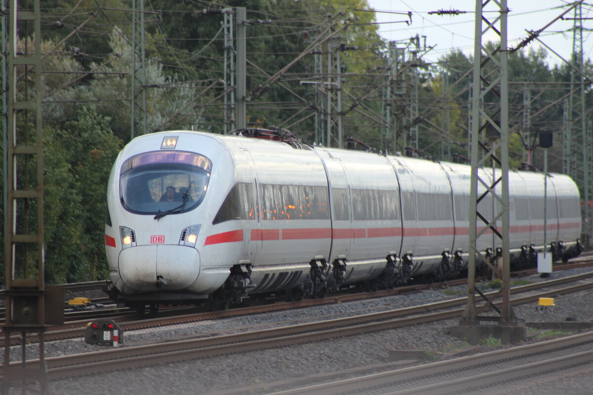 BR 411 010/510 bei der Einfahrt HH-Harburg als (ICE 1672 Karlsruhe Hbf -> Hamburg-Altona).  9.Oktober 2025