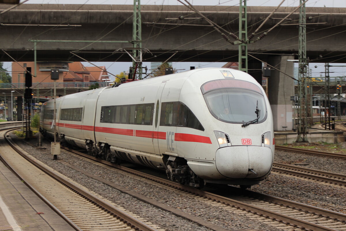 BR 411 076/576 D-DB (Tz. 1176  Coburg) + BR 411 026/526 D-DB (Tz. 1126  Leipzig ) als (ICE 1615 Hamburg-Altona -> Berlin Hbf) bei der Durchfahrt HH-Harburg. 9.Oktober 2025