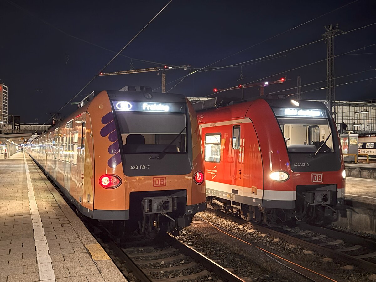 BR 423 119 + 423 160 als (S1 Mnchen Hbf -> Freising) und BR 423 145 + 423 149 mit Bitte nicht einsteigen Stehen im Bahnhof Mnchen Hbf. 21.Dezember 2024