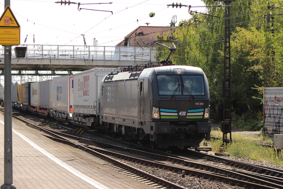 BR 6193 202-9 D-ELOC mit Containern durch Mainz-Bischofsheim.  22.August 2025