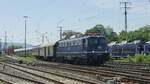 BR 110 350-6 kommt mit seinen Sonderzug zum DB Museum Koblenz zum Sommerfest.