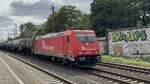 BR 185 588-1 von RheinCargo mit Kesselzug durch HH-Harburg.