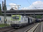 BR 193 891-9 von Captrain mit Schttgutwagen bei der Durchfahrt HH-Harburg -> Maschen/Buchholz.