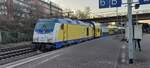 BR 246 002-0 steht in Hamburg Harburg mit seinen (RE5 Cuxhaven -> Hamburg Hbf).