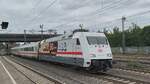 BR 101 110-5 (50 Jahre InterCity) mit seinen IC (Unbekannt) bei der Ausfahrt HH-Harburg.