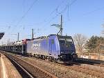 BR 186 268-9 mit Autos bei der Durchfahrt MG-Neustadt.