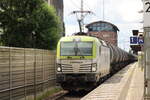 BR 193 891-9 von Captrain mit Kesselzug bei der Durchfahrt HH-Bergedorf in Richtung Bchen.