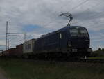 BR 193 845 mit Containern durch Dedensen-Gmmer Richtung Seelze. 17.Mai 2025