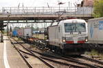 BR 7193 318-1 D-TXL mit KLV-Zug durch Mainz-Bischofsheim.