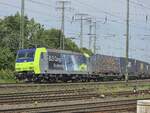BR 485 019 von BLS Cargo mit Container in Richtung Koblenz Hbf vorbei am DB Museum Koblenz. 14.06.2025