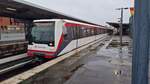 DT4 (150) auf der (U3 Barmbek -> Hauptbahnhof Sd) bei der ausfahrt Barmbek