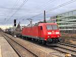 BR 185 010-6 mit KLV-Zug durch Mnchen-Heimeranplatz.