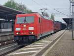 BR 185 298-7 DB Cargo mit einen Mischer bei der durchfahrt HH-Bergedorf -> Hamburg.