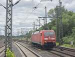 BR 152 093-1 fhrt leer durch den Bahnhof HH-Harburg.