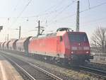 BR 145 057-6 mit Schotter/Kohle bei der Durchfahrt MG-Neustadt.