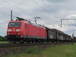 BR 185 020-5 mit Mischer durch Dedensen-Gmmer Richtung Wunstorf. 17.Mai 2025