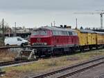 BR 218 139-4 der VEB steht mit einen Bauzug auf Vorfeld Lübeck Hbf.