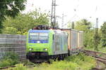 BR 485 016-0 CH-BLSC mit KLV-Zug durch Mainz-Bischofsheim.